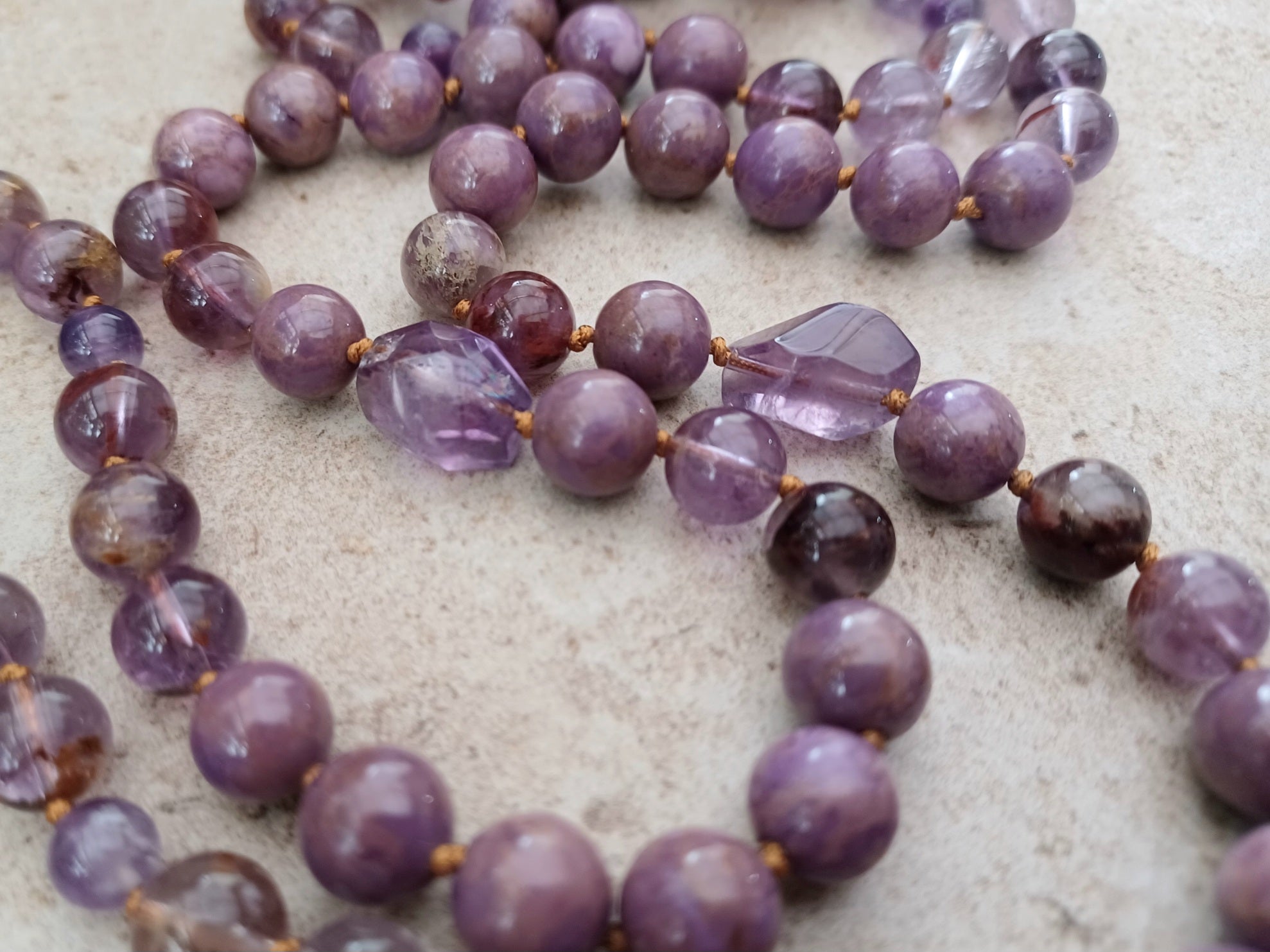 Mala LET YOUR LIGHT shine (Cacoxenit Phosphosiderit Amethyst)