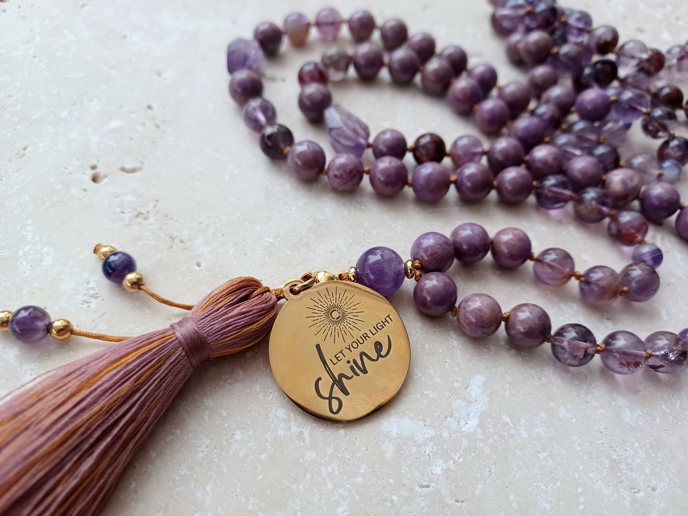 Mala LET YOUR LIGHT shine (Cacoxenit Phosphosiderit Amethyst)
