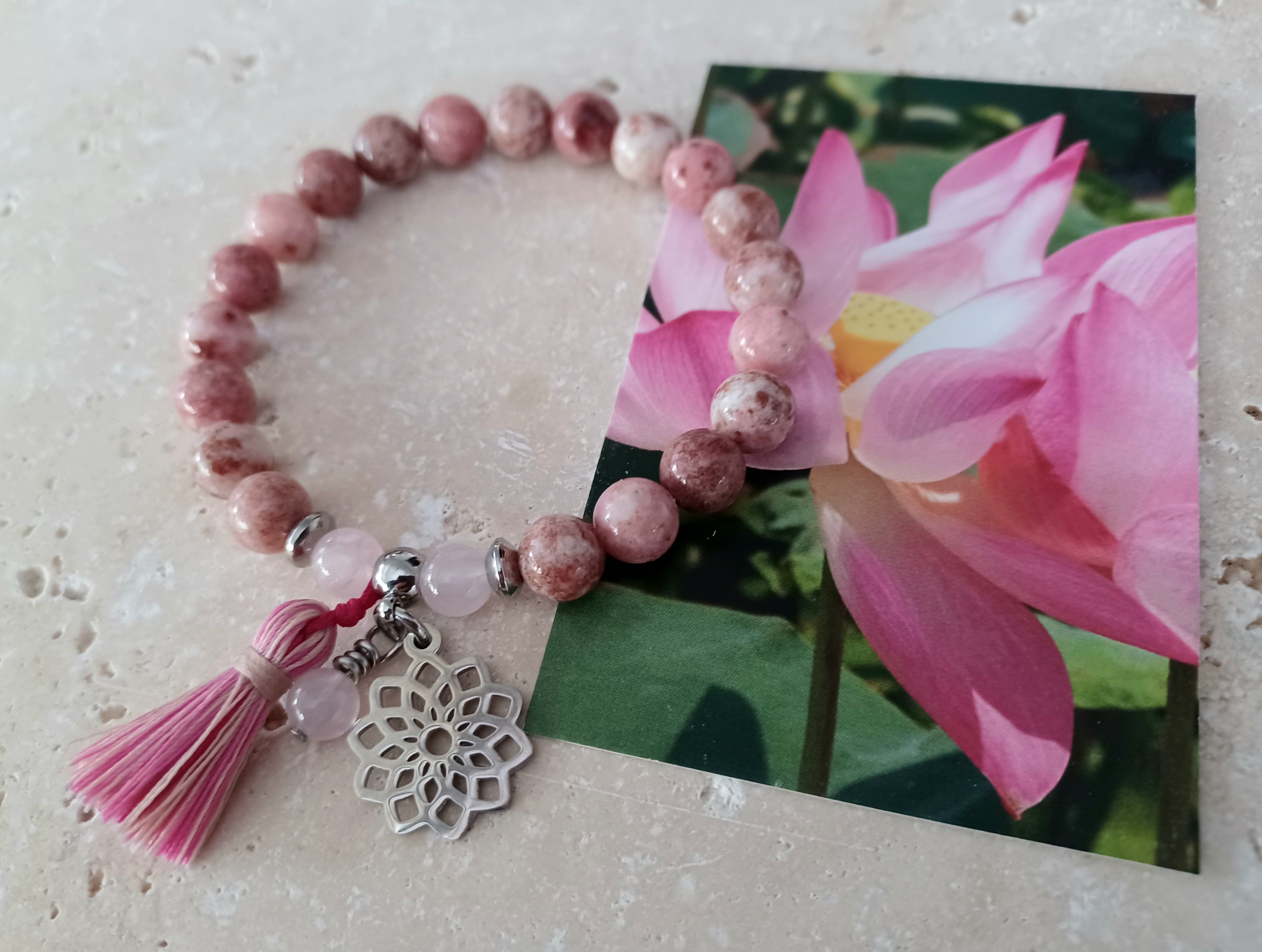 Armband Lotusblume (Thulit Rosenquarz)
