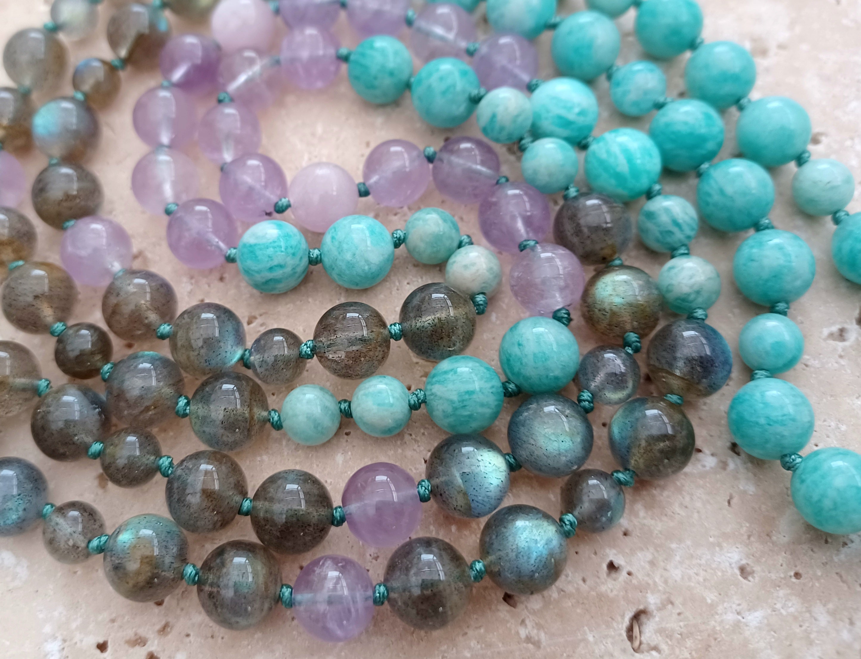 Mala LOVE IS THE STRONGEST MEDICINE! ...Heilung beginnt mit dem Herzen.
