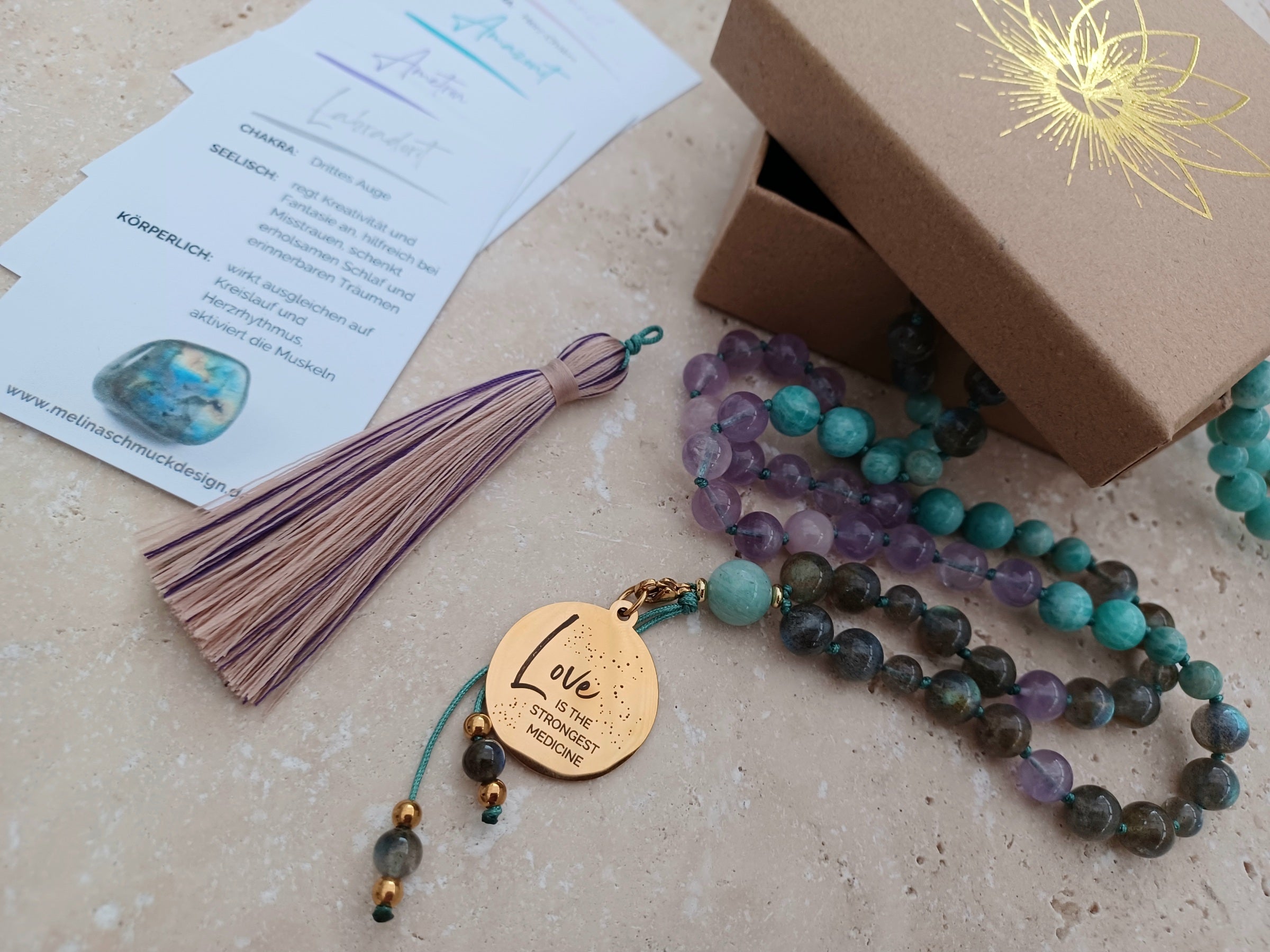 Mala LOVE IS THE STRONGEST MEDICINE! ...Heilung beginnt mit dem Herzen.