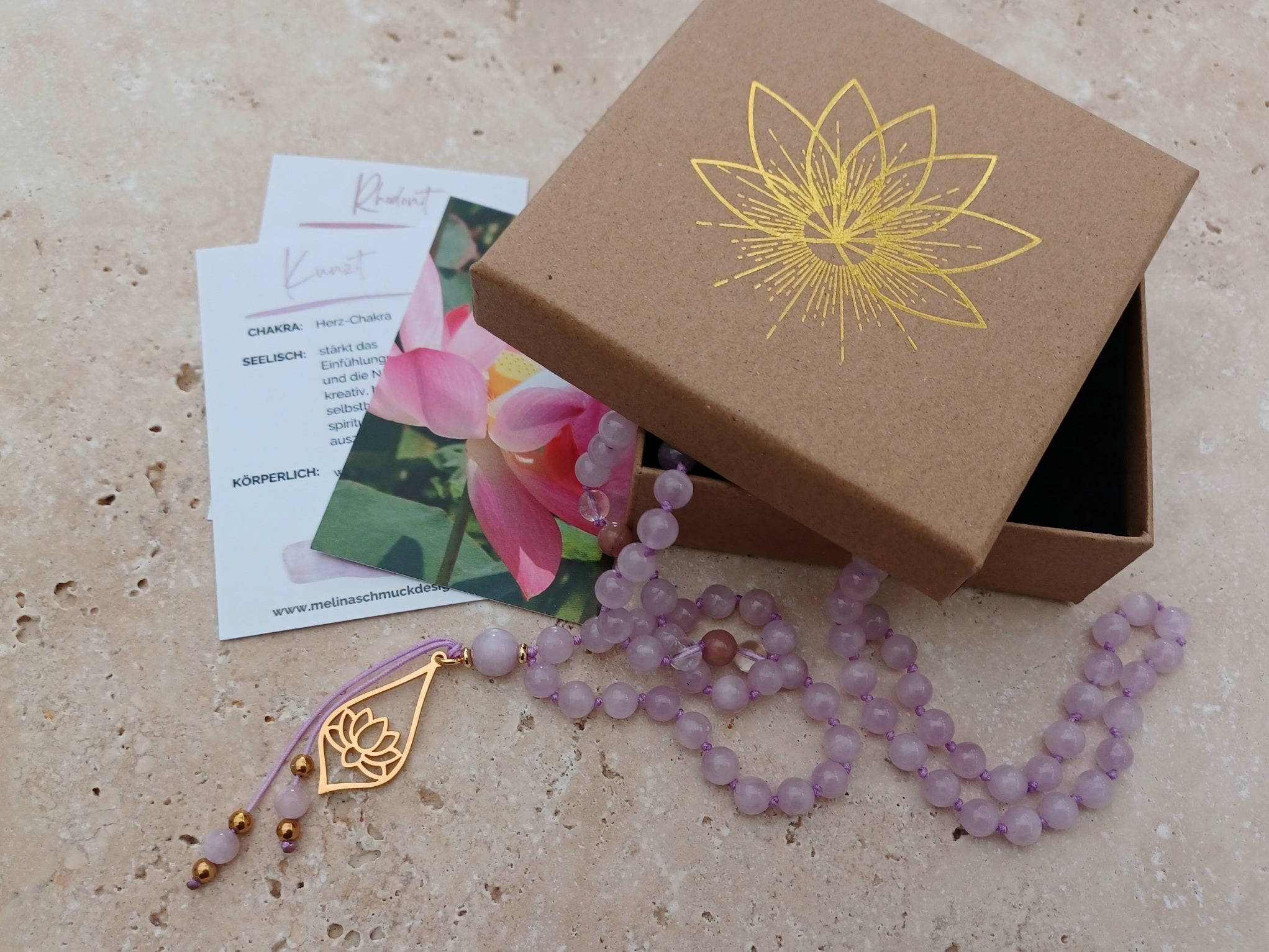 Mala Lotusblume - erblühe aus dir selbst heraus, kraftvoll und voller Leuchten.