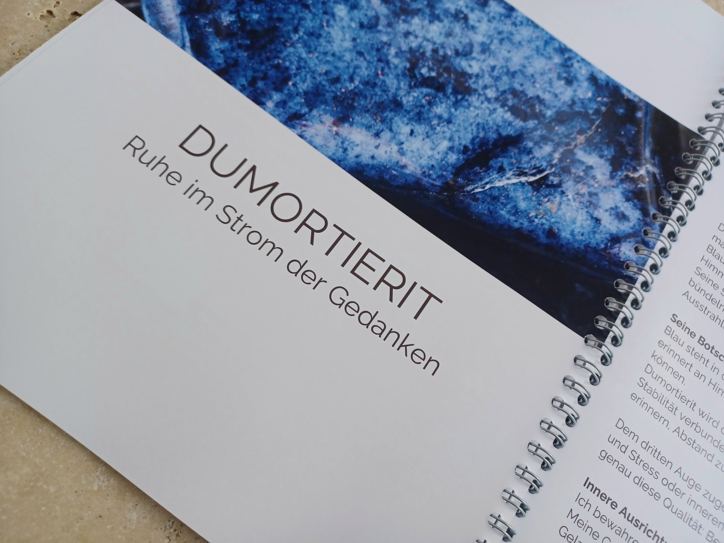 Edelstein Journal - Was Edelsteine über innere Klarheit, Geduld und Stärke erzählen.