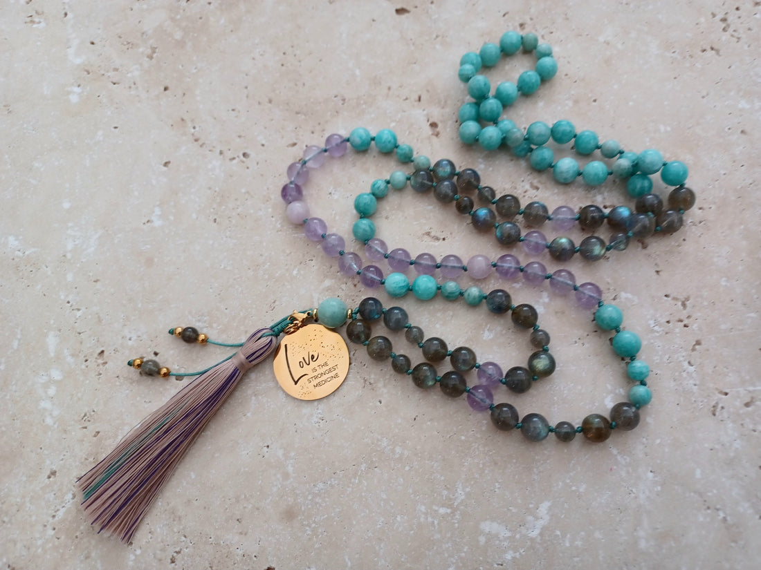 Mala LOVE  IS THE STRONGEST MEDICINE! ...Heilung beginnt mit dem Herzen.