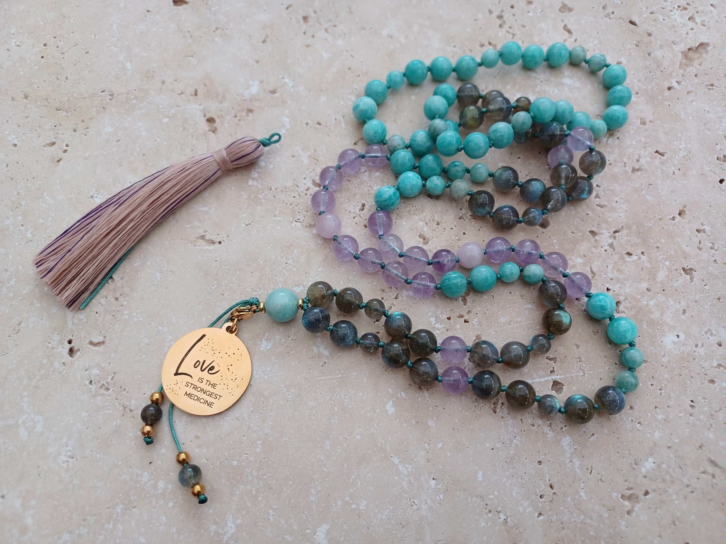Mala LOVE  IS THE STRONGEST MEDICINE! ...Heilung beginnt mit dem Herzen.