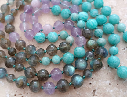 Mala LOVE  IS THE STRONGEST MEDICINE! ...Heilung beginnt mit dem Herzen.