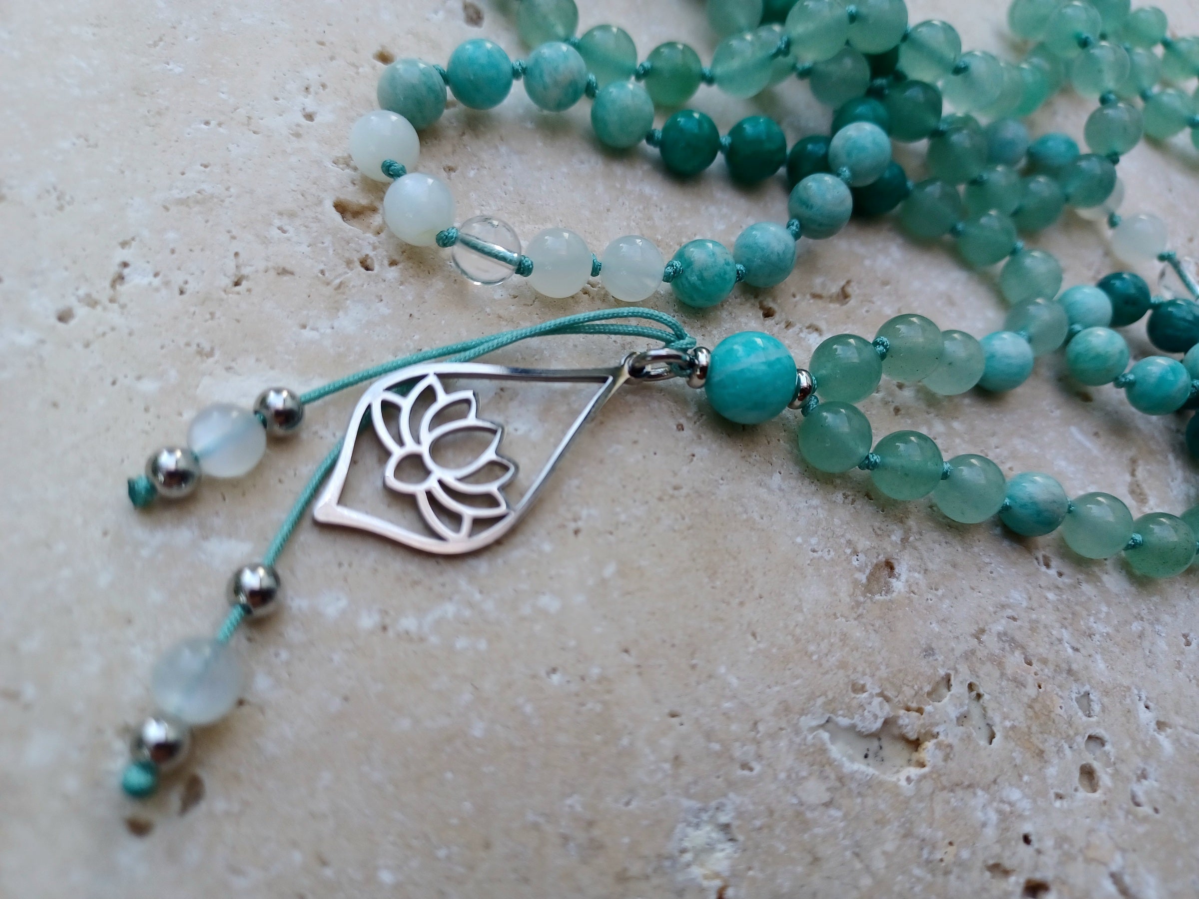 Mala Lotusblume ...verwurzelt im Leben, offen zum Licht.