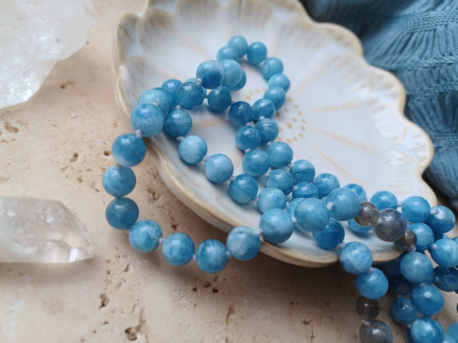 Mala DIE STIMME DES WASSERS. ...weibliche Intuition, emotionale Klarheit und die Kraft des Gesprochenen.