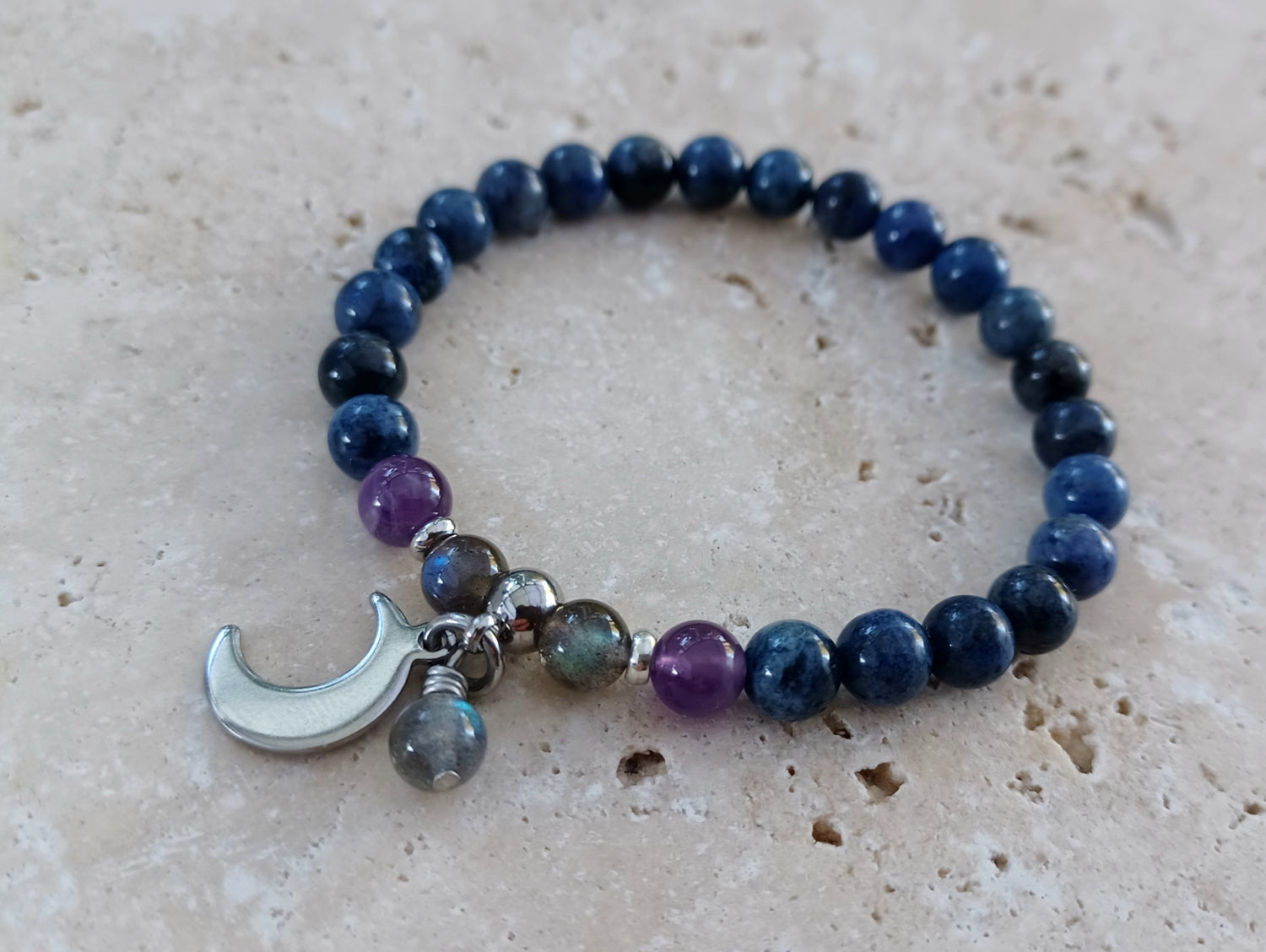 MONDSCHEIN Armband  ...Stärke und Leuchtkraft, getragen am Handgelenk.