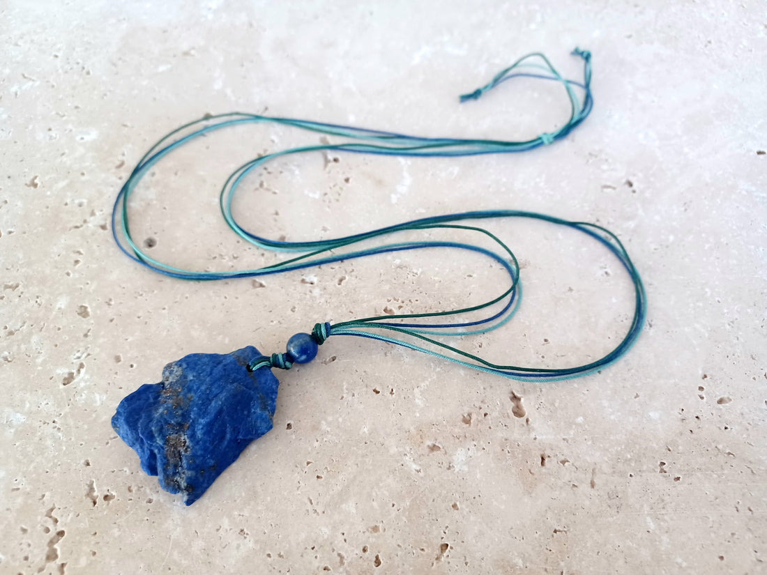 Kette Lapislazuli - „Finde Ruhe in deiner Wahrheit.“