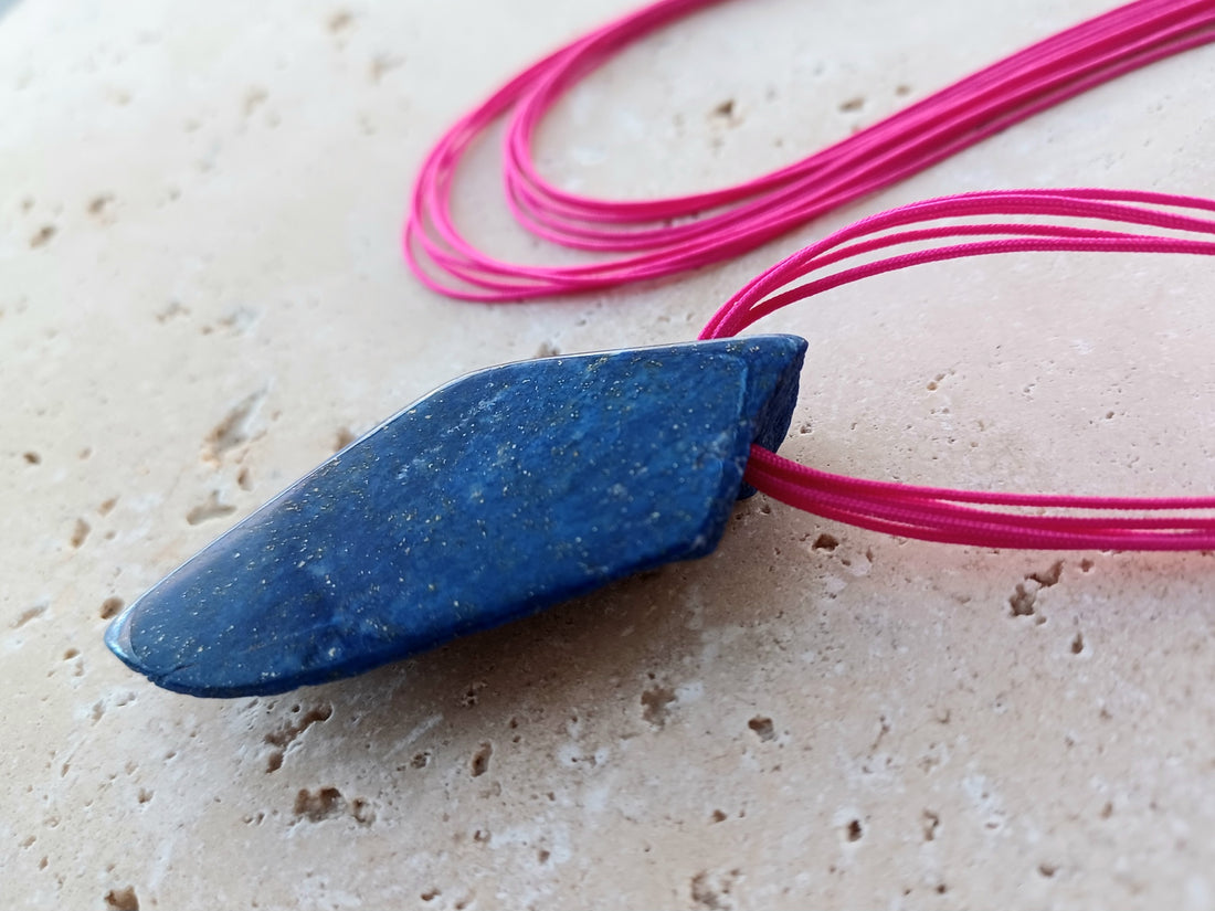 Kette Lapislazuli - „Weniger Zweifel. Mehr Vertrauen.“