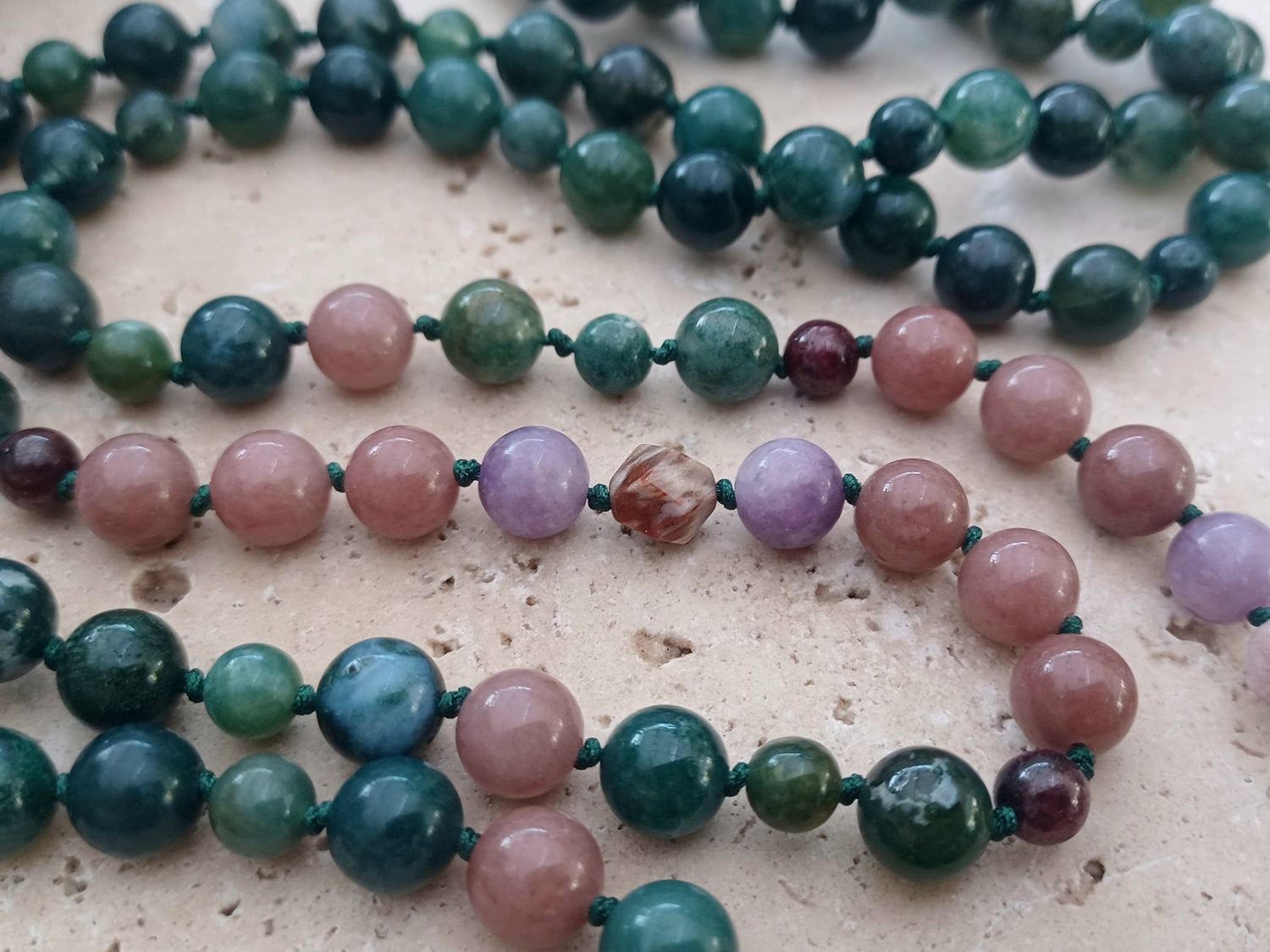 Mala  „Love is the strongest Medicine“  Liebe beginnt im Herzen – und wirkt weit darüber hinaus.